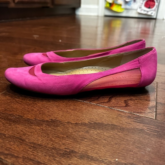 Van Eli Pink Suede Flats Career Casual Shoes Size 8 M - Picture 2 of 7